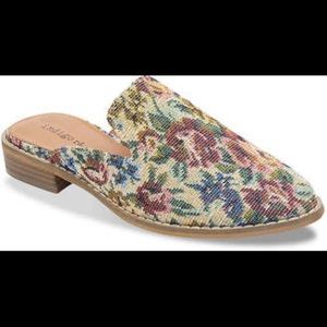 Size 8.5 M retro-style Mule